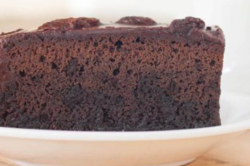 nahaufnahme eines herbalife nutrition formula 1 smooth chocolate cakes